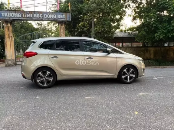 Kia Rondo 1.7 DAT 2015 - Số tự động 7 chỗ SUV. Xe đại chất, máy số keo chỉ zin hết. Đồ chơi có màn hình, camer