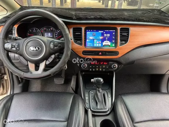 Kia Rondo 1.7 DAT 2015 - Số tự động 7 chỗ SUV. Xe đại chất, máy số keo chỉ zin hết. Đồ chơi có màn hình, camer