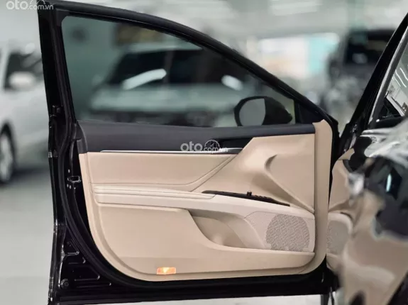 Toyota Camry 2.0Q 2022 - Thiết kế sang trọng đẳng cấp