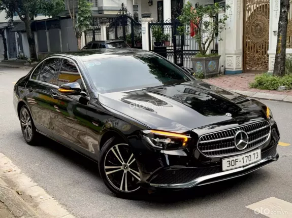 Mercedes-Benz E180 V1 2022 - E180 2022 V1