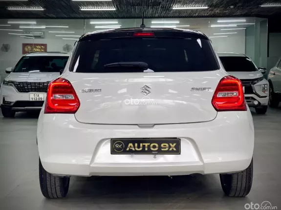 Suzuki Swift GLX 1.2 CVT 2023 - Xe cá tính trẻ trung, màu trắng nổi bật