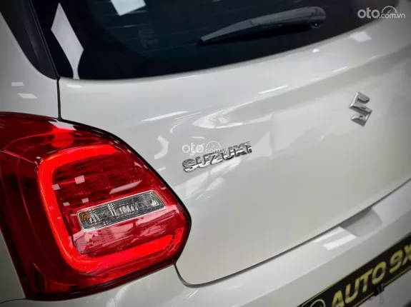 Suzuki Swift GLX 1.2 CVT 2023 - Xe cá tính trẻ trung, màu trắng nổi bật