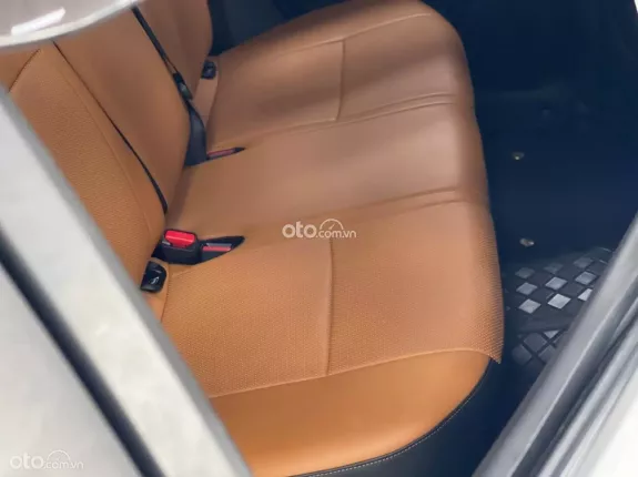 Suzuki Swift GLX 1.2 CVT 2023 - Xe cá tính trẻ trung, màu trắng nổi bật