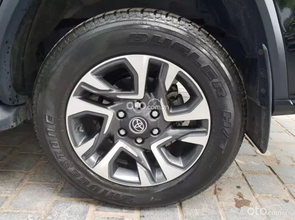 Toyota Fortuner 2.4G 4x2 AT  2022 - Toyota Fortuner Legender 2.4L 4x2 AT 2022