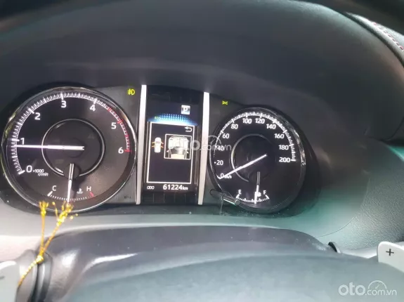 Toyota Fortuner 2.4G 4x2 AT  2022 - Toyota Fortuner Legender 2.4L 4x2 AT 2022