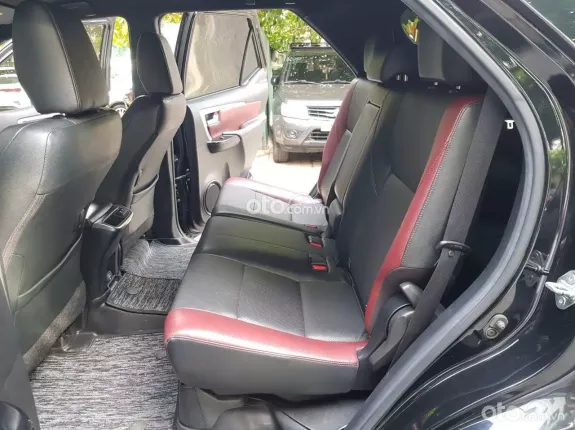 Toyota Fortuner 2.4G 4x2 AT  2022 - Toyota Fortuner Legender 2.4L 4x2 AT 2022