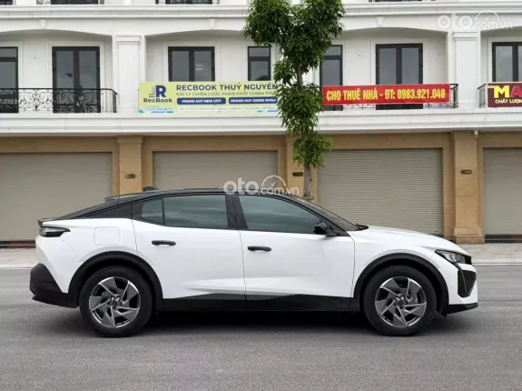 Peugeot 408 Premium 2023 - Xe đẹp lướt 19000 km, chủ đi giữ gìn