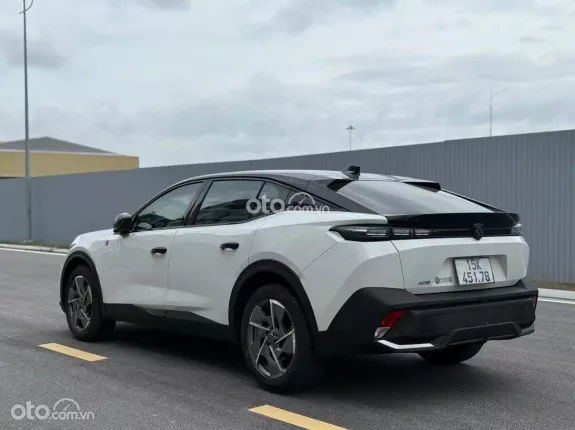 Peugeot 408 Premium 2023 - Xe đẹp lướt 19000 km, chủ đi giữ gìn