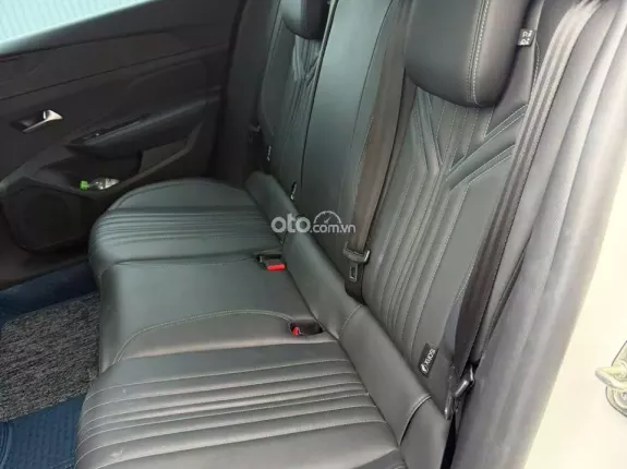 Peugeot 408 Premium 2023 - Xe đẹp lướt 19000 km, chủ đi giữ gìn