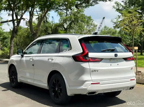 Honda CR-V e:HEV RS 2025 - Giao xe trước tết 2026