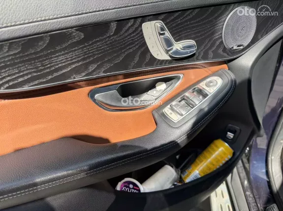 Mercedes-Benz GLC 300 4Matic 2017 - Xe cũ chính chủ chất lượng cao full options