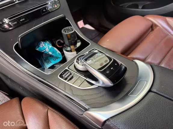 Mercedes-Benz GLC 300 4Matic 2017 - Xe cũ chính chủ chất lượng cao full options