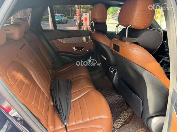 Mercedes-Benz GLC 300 4Matic 2017 - Xe cũ chính chủ chất lượng cao full options
