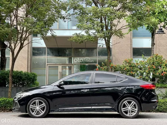 Hyundai Elantra Sport 1.6 2018 - Odo 110.000 km