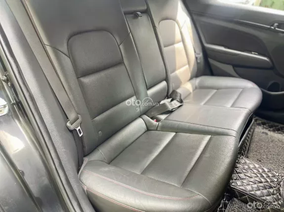 Hyundai Elantra Sport 1.6 2018 - Odo 110.000 km