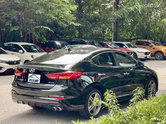 Hyundai Elantra Sport 1.6 2018 - Odo 110.000 km