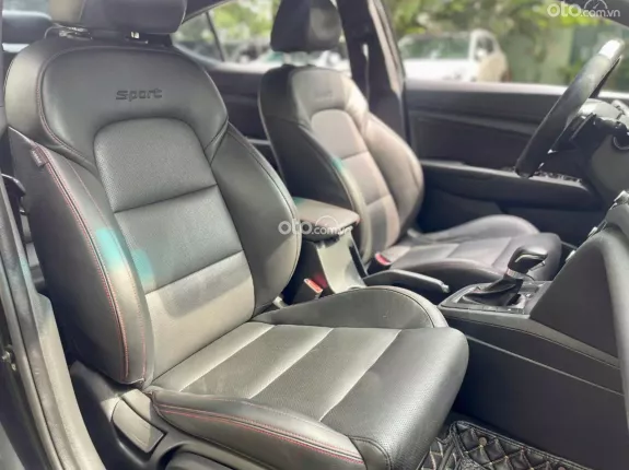 Hyundai Elantra Sport 1.6 2018 - Odo 110.000 km