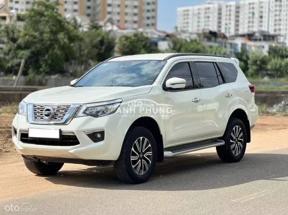 Nissan Terra 2.5L V 4WD 7AT 2019 - Xe cá nhân ủy quyền, sơn nguyên bản gần 100%