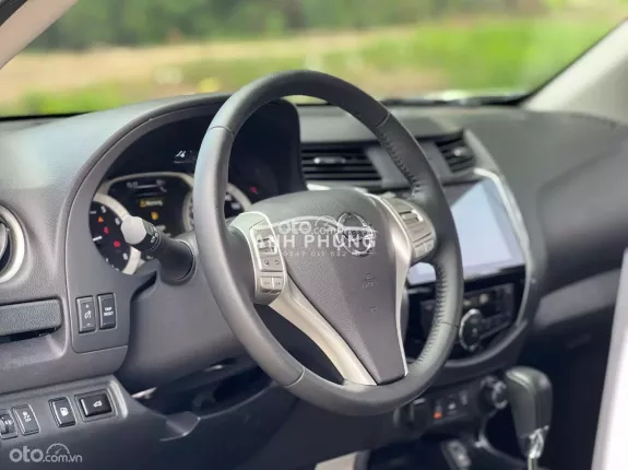 Nissan Terra 2.5L V 4WD 7AT 2019 - Xe cá nhân ủy quyền, sơn nguyên bản gần 100%
