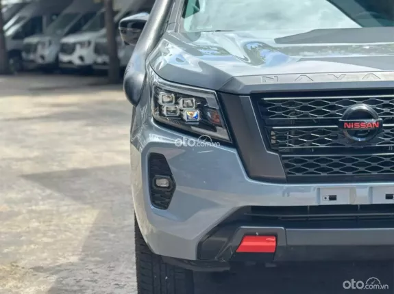 Nissan Navara PRO4X 2022 - Xe bán tải 4WD, nội thất tiện nghi, giá tốt