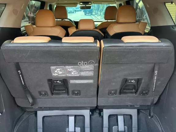 Kia Carnival 2.2D Premium 2022 - Xanh lam đẹp xuất sắc
