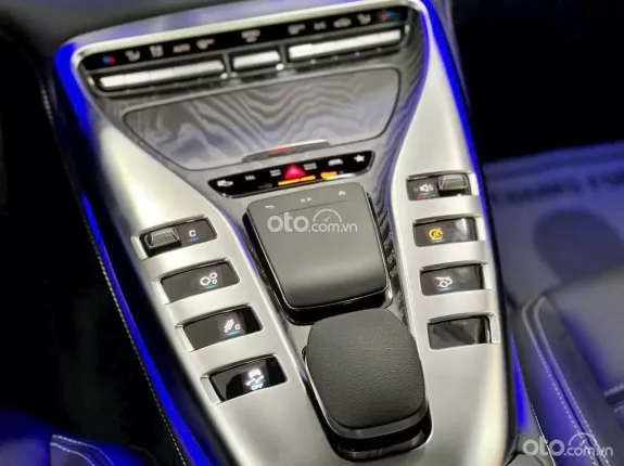 Mercedes-Benz AMG GT 53 2025 - Ngân hàng hỗ trợ lên đến 85% - Xe có sẵn giao ngay