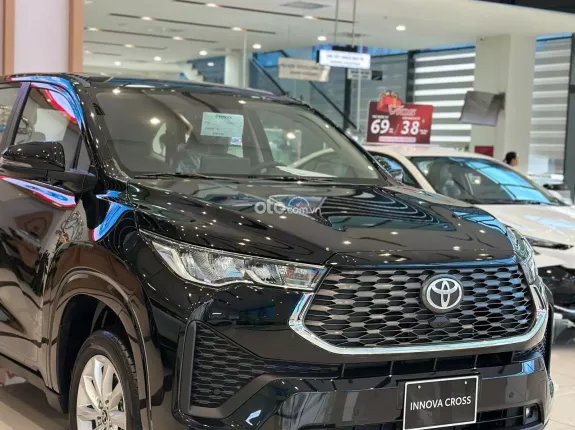 Toyota Innova Cross 2025 - Kiểu dáng SUV mạnh mẽ, sang trọng, cao ráo