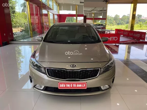 Kia Cerato 1.6 MT 2017 - Sedan 5 chỗ giá rẻ, máy số ngon, thân vỏ chắc chắn
