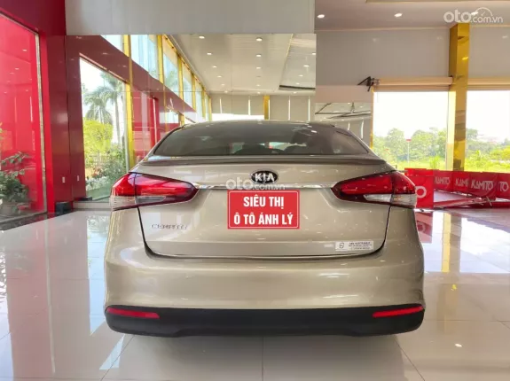 Kia Cerato 1.6 MT 2017 - Sedan 5 chỗ giá rẻ, máy số ngon, thân vỏ chắc chắn