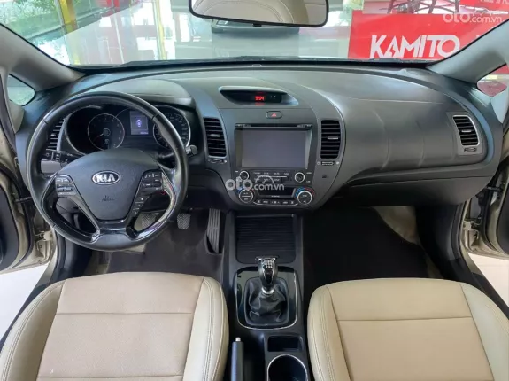 Kia Cerato 1.6 MT 2017 - Sedan 5 chỗ giá rẻ, máy số ngon, thân vỏ chắc chắn