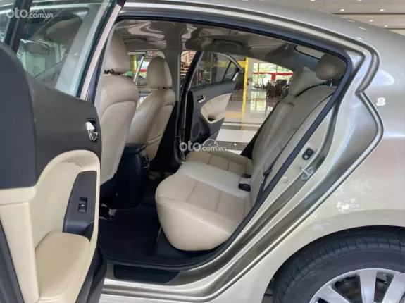 Kia Cerato 1.6 MT 2017 - Sedan 5 chỗ giá rẻ, máy số ngon, thân vỏ chắc chắn