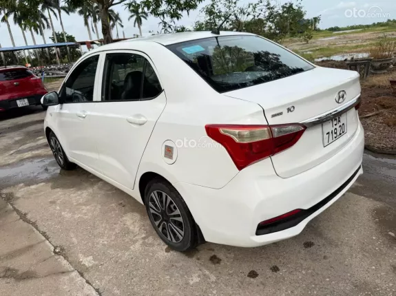 Hyundai Grand i10 Sedan 1.2 MT 2018 - Xe cũ chất lượng tốt, màu trắng nguyên bản