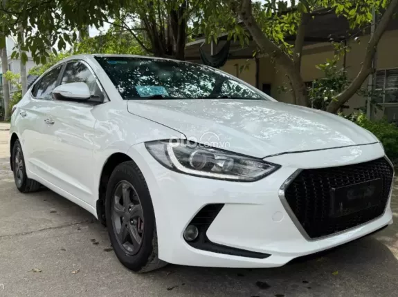 Hyundai Elantra 1.8 MT 2019 - Hyundai Elantra 2019 MT xe gia đình