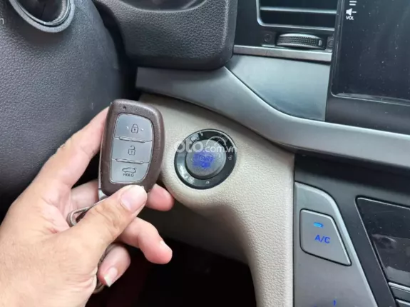 Hyundai Elantra 1.8 MT 2019 - Hyundai Elantra 2019 MT xe gia đình