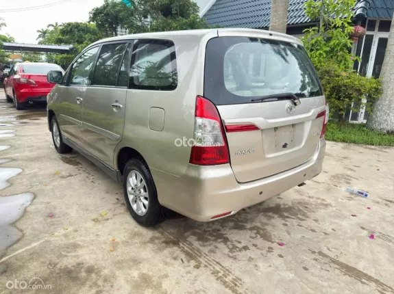 Toyota Innova 2.0E 2014 - Phom mới xe gia đình máy zin keo chỉ zin