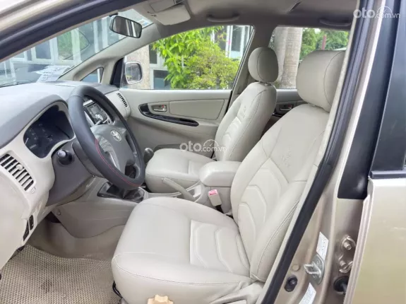 Toyota Innova 2.0E 2014 - Phom mới xe gia đình máy zin keo chỉ zin