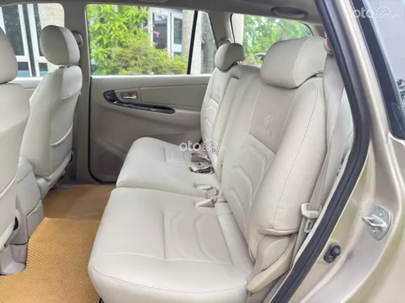 Toyota Innova 2.0E 2014 - Phom mới xe gia đình máy zin keo chỉ zin