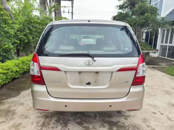 Toyota Innova 2.0E 2014 - Phom mới xe gia đình máy zin keo chỉ zin