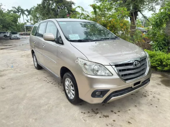 Toyota Innova 2.0E 2014 - Phom mới xe gia đình máy zin keo chỉ zin