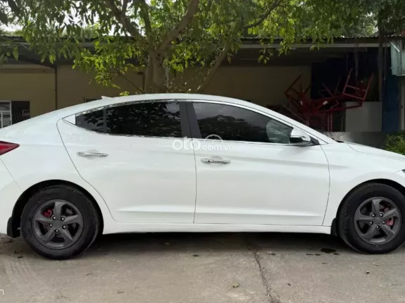 Hyundai Elantra 1.8 MT 2019 - Xe gia đình hạng C zin đẹp