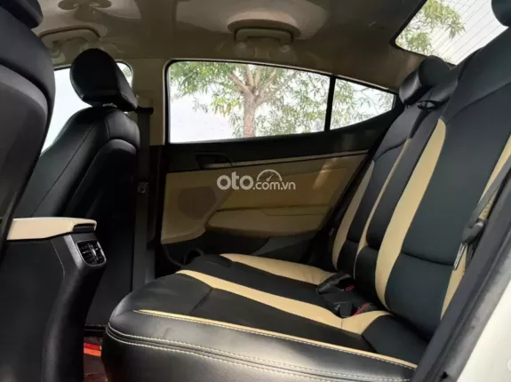 Hyundai Elantra 1.8 MT 2019 - Xe gia đình hạng C zin đẹp