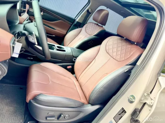 Hyundai Santa Fe 2.2 Dầu Cao cấp 2022 - Đăng ký 1 chủ mua mới từ đầu