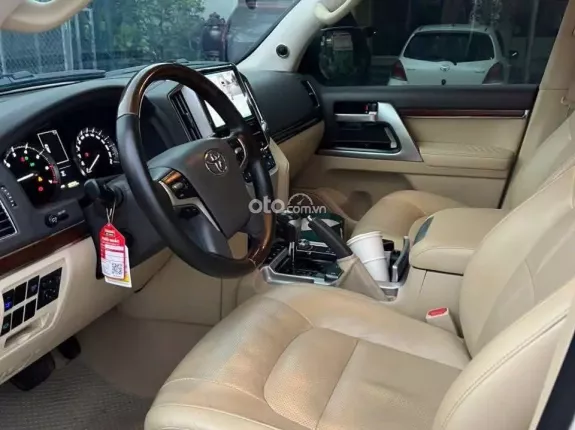 Toyota Land Cruiser VX 4.6 V8 2016 - Odo 9v miles, siêu đẹp, biển HN