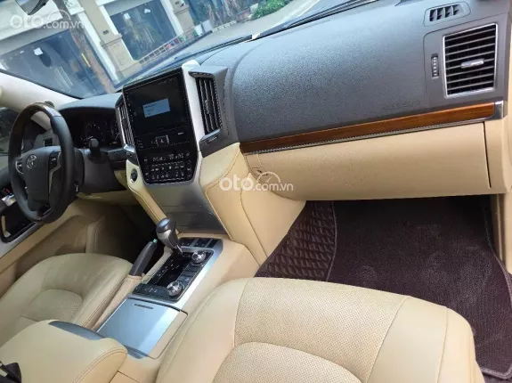 Toyota Land Cruiser VX 4.6 V8 2016 - Odo 9v miles, siêu đẹp, biển HN