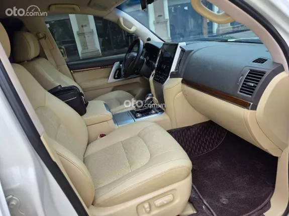 Toyota Land Cruiser VX 4.6 V8 2016 - Odo 9v miles, siêu đẹp, biển HN