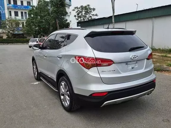 Hyundai Santa Fe 2.4L Xăng Cao cấp 2016 - Chiếc xe 7 chỗ phù hợp mọi gia đình, chủ giữ gìn