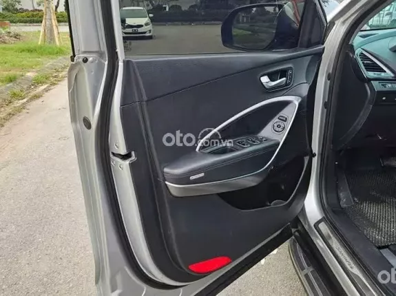 Hyundai Santa Fe 2.4L Xăng Cao cấp 2016 - Chiếc xe 7 chỗ phù hợp mọi gia đình, chủ giữ gìn