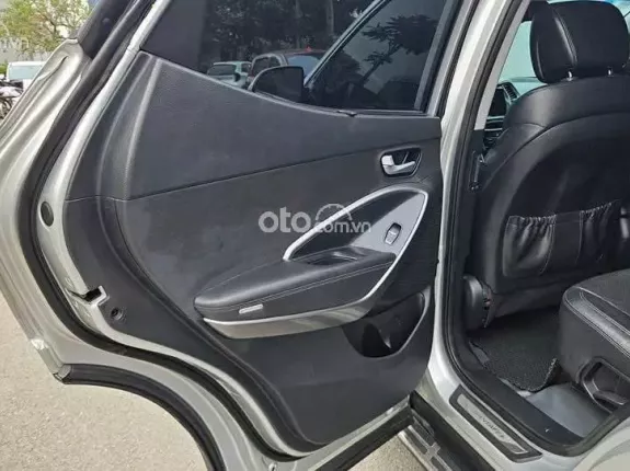 Hyundai Santa Fe 2.4L Xăng Cao cấp 2016 - Chiếc xe 7 chỗ phù hợp mọi gia đình, chủ giữ gìn