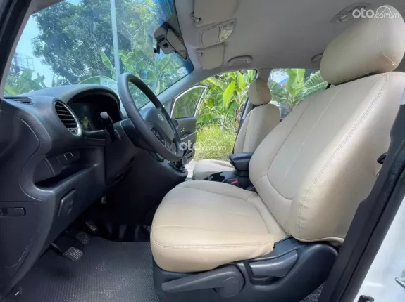 Kia Carens S 2.0 MT 2015 - Kia Carens 2015 MT, 2.0, 12v