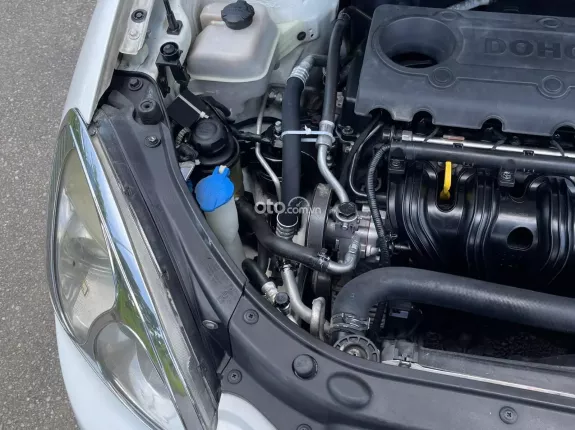 Kia Carens S 2.0 MT 2015 - Kia Carens 2015 MT, 2.0, 12v